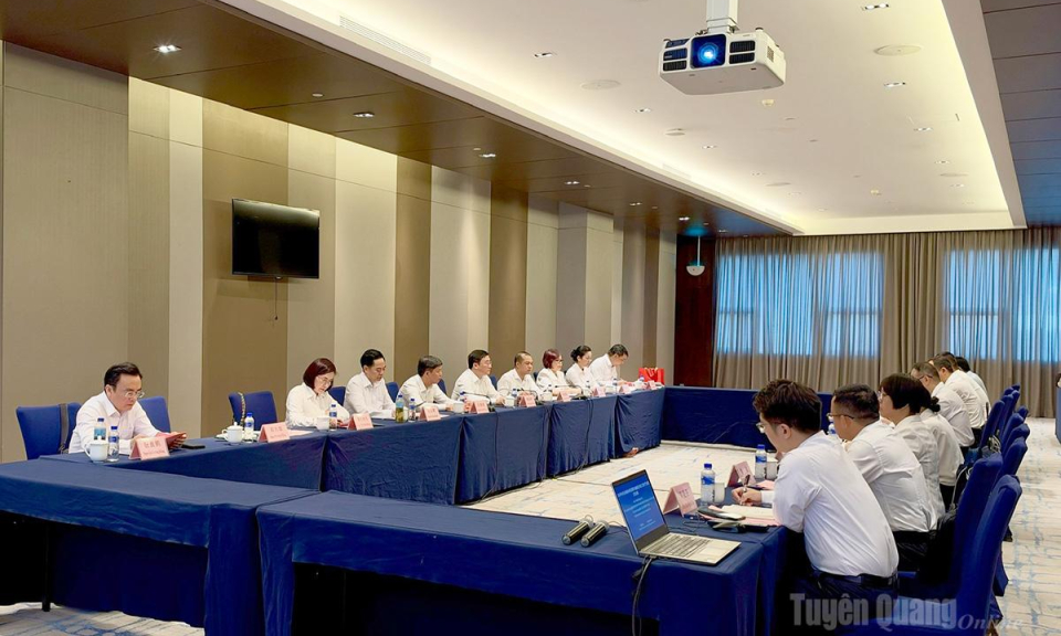 Sở C&ocirc;ng thương Tuy&ecirc;n Quang hội đ&agrave;m với Đo&agrave;n đại biểu Cục Thương vụ th&agrave;nh phố B&aacute;ch Sắc