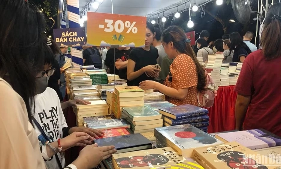 Hội S&aacute;ch H&agrave; Nội thu h&uacute;t 50 đơn vị xuất bản