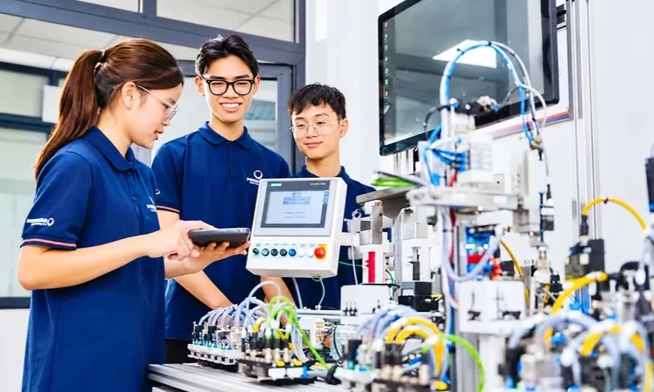 Đưa đ&agrave;o tạo b&aacute;n dẫn đến gần quy tr&igrave;nh c&ocirc;ng nghiệp