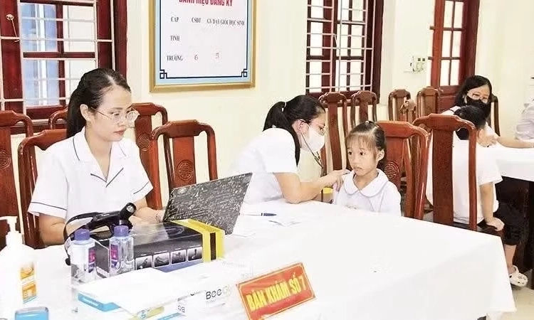 Th&aacute;o gỡ nhiều vướng mắc về kh&aacute;m sức khỏe miễn ph&iacute; to&agrave;n d&acirc;n