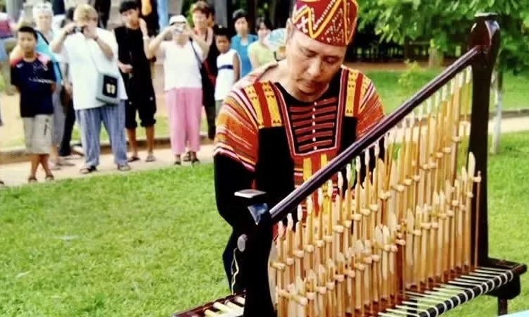 Kh&ocirc;ng gian &acirc;m nhạc d&acirc;n tộc