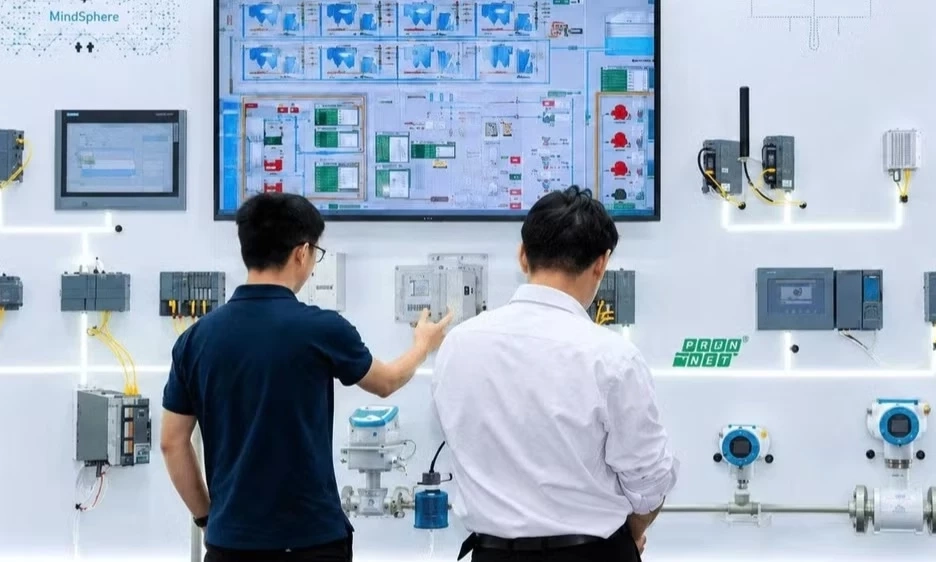 Từ nh&agrave; m&aacute;y th&ocirc;ng minh đến quản trị dữ liệu