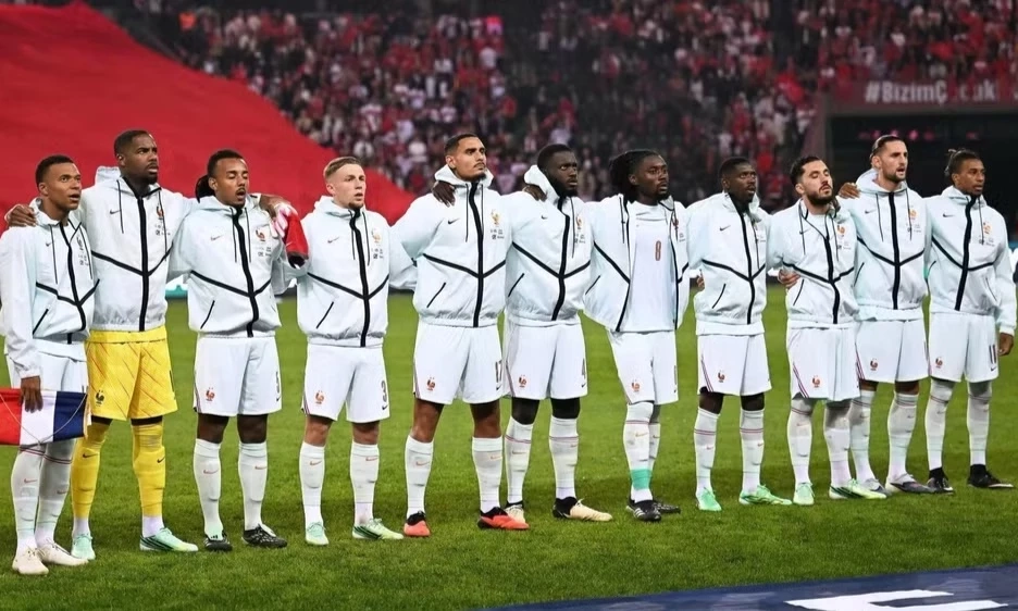 Cục diện kh&oacute; đo&aacute;n tại bảng A1 UEFA Nations League