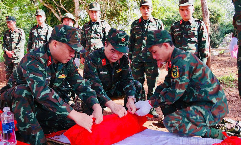 Ng&oacute;ng tr&ocirc;ng người th&acirc;n trở về