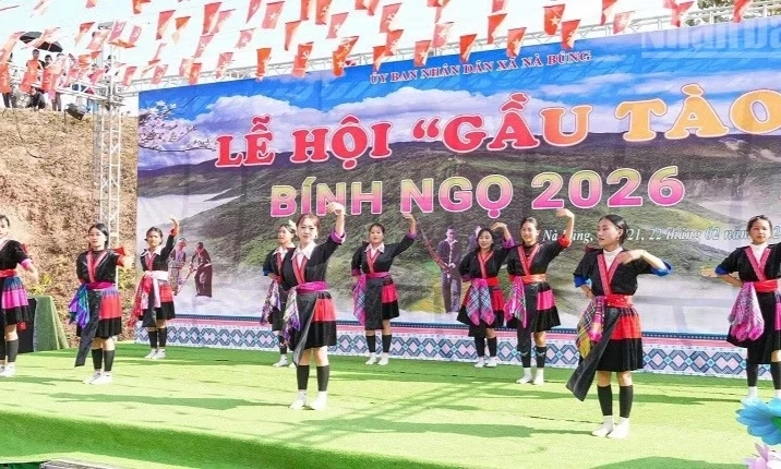 Gần 800 nghệ nh&acirc;n, vận động vi&ecirc;n, diễn vi&ecirc;n từ 11 tỉnh tham gia Ng&agrave;y hội văn h&oacute;a d&acirc;n tộc M&ocirc;ng tại Điện Bi&ecirc;n