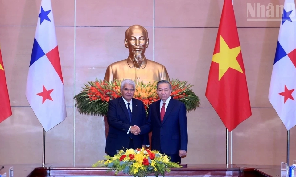 [Ảnh] Tổng B&iacute; thư, Chủ tịch nước T&ocirc; L&acirc;m hội đ&agrave;m với Tổng thống Panama Jose Raul Mulino