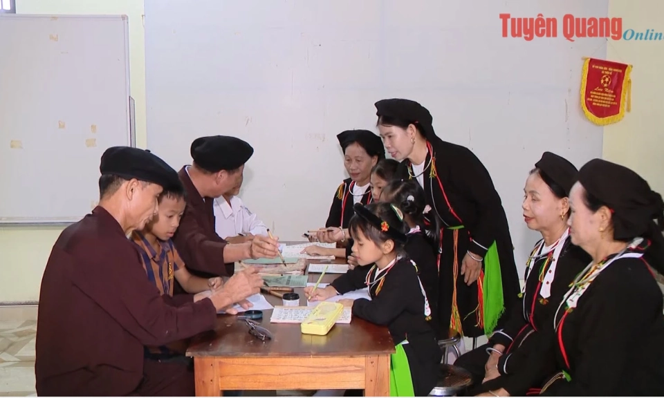 Bảo tồn v&agrave; ph&aacute;t huy gi&aacute; trị di sản văn h&oacute;a