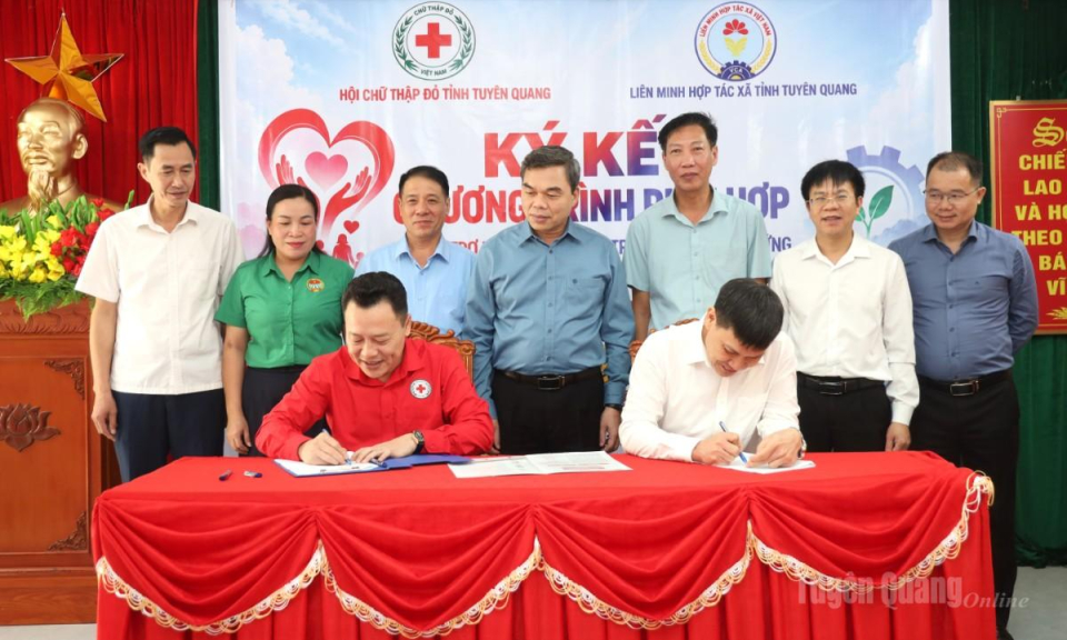 K&yacute; kết phối hợp hỗ trợ nh&acirc;n đạo, ph&aacute;t triển sinh kế bền vững