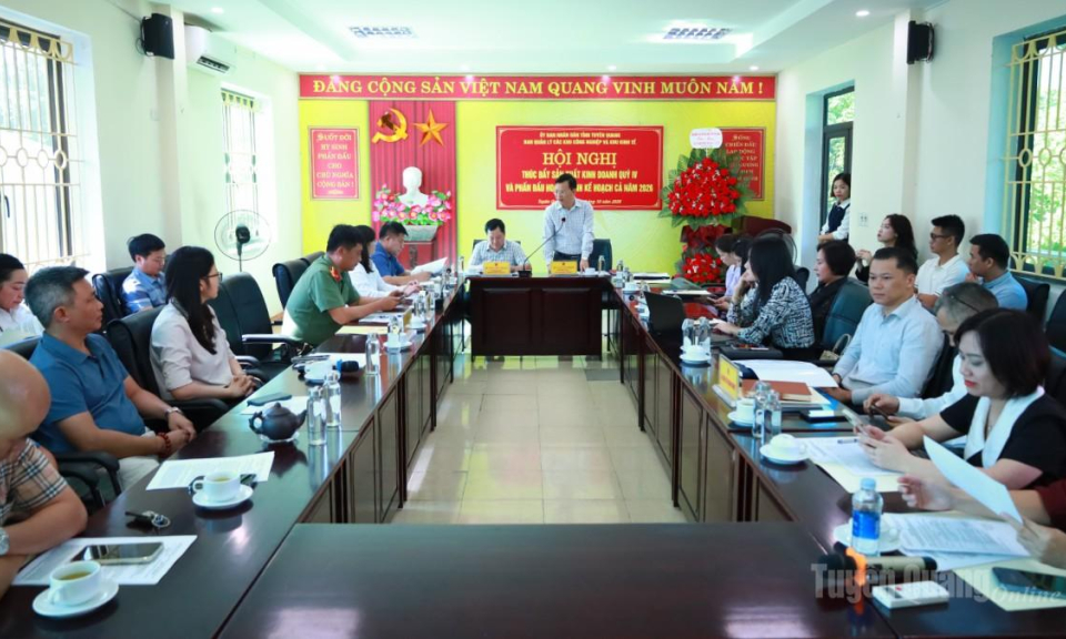 Th&uacute;c đẩy sản xuất, kinh doanh trong c&aacute;c khu c&ocirc;ng nghiệp, khu kinh tế