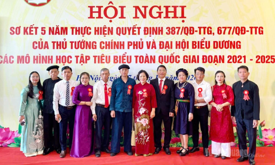 Tuy&ecirc;n Quang c&oacute; 10 tập thể, c&aacute; nh&acirc;n được tuy&ecirc;n dương, khen thưởng m&ocirc; h&igrave;nh học tập ti&ecirc;u biểu to&agrave;n quốc