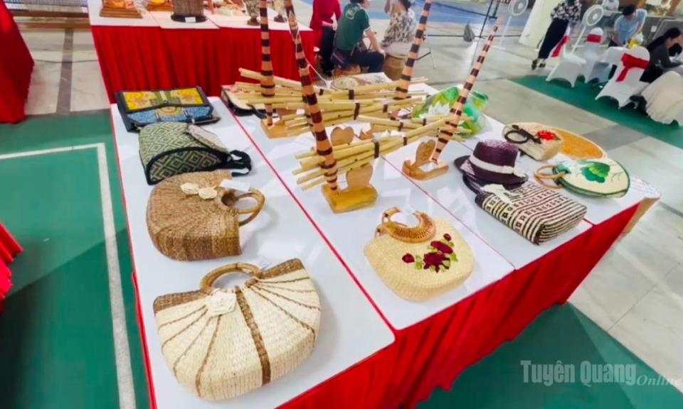 Tuy&ecirc;n Quang đoạt 2 giải tại Hội thi Sản phẩm thủ c&ocirc;ng mỹ nghệ Việt Nam năm 2026
