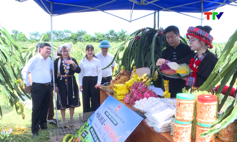 Chuyển đổi số| Từ b&agrave;n tay đến thị trường