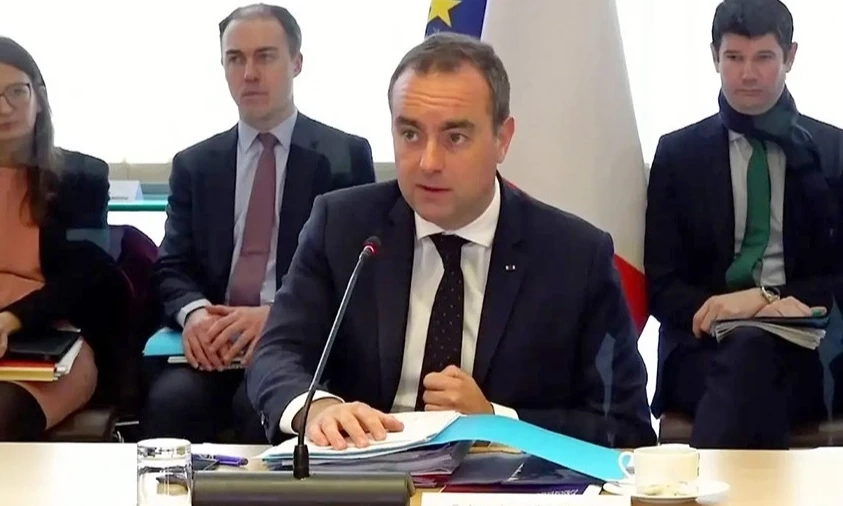 Nợ c&ocirc;ng của Ph&aacute;p tăng cao, nỗi lo mới của Eurozone