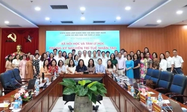 X&atilde; hội học v&agrave; t&acirc;m l&yacute; học trong kỷ nguy&ecirc;n tr&iacute; tuệ nh&acirc;n tạo