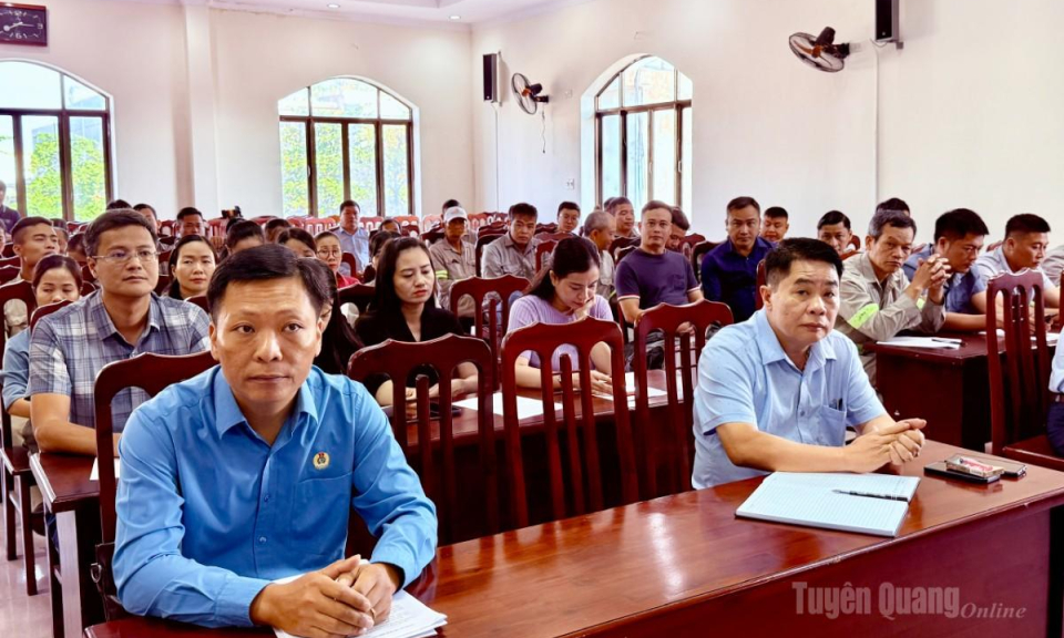 N&acirc;ng cao kỹ năng số, hiểu r&otilde; quyền lợi người lao động