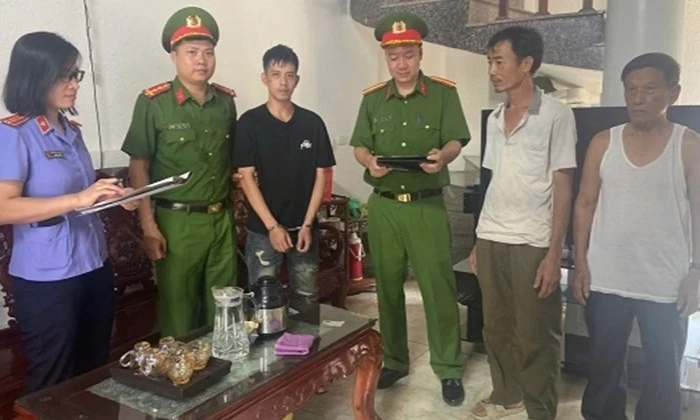 Bắt đối tượng trộm tiền, v&agrave;ng ở Ph&uacute; Thọ sau hơn 4 th&aacute;ng lẩn trốn