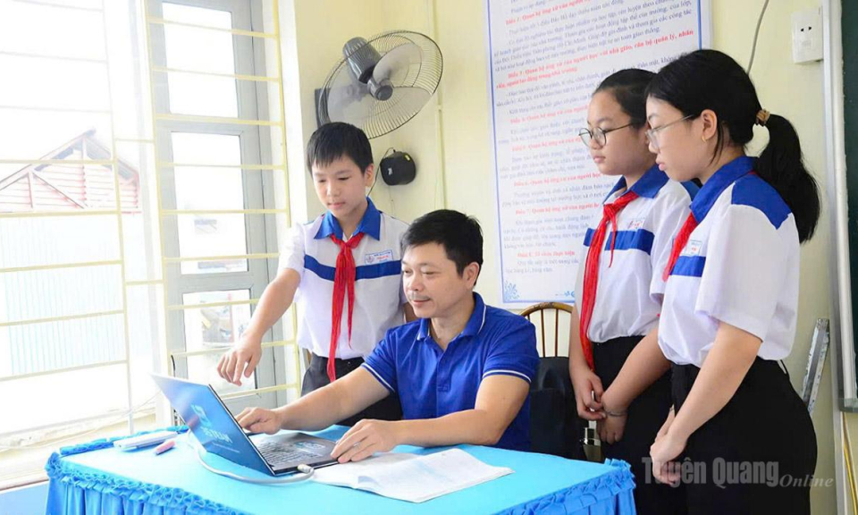 Dạy học sinh d&ugrave;ng AI đ&uacute;ng c&aacute;ch