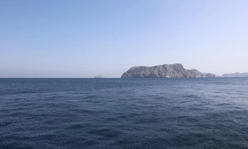 Lưu lượng t&agrave;u chở dầu qua Eo biển Hormuz xuống mức thấp nhất trong 2 th&aacute;ng