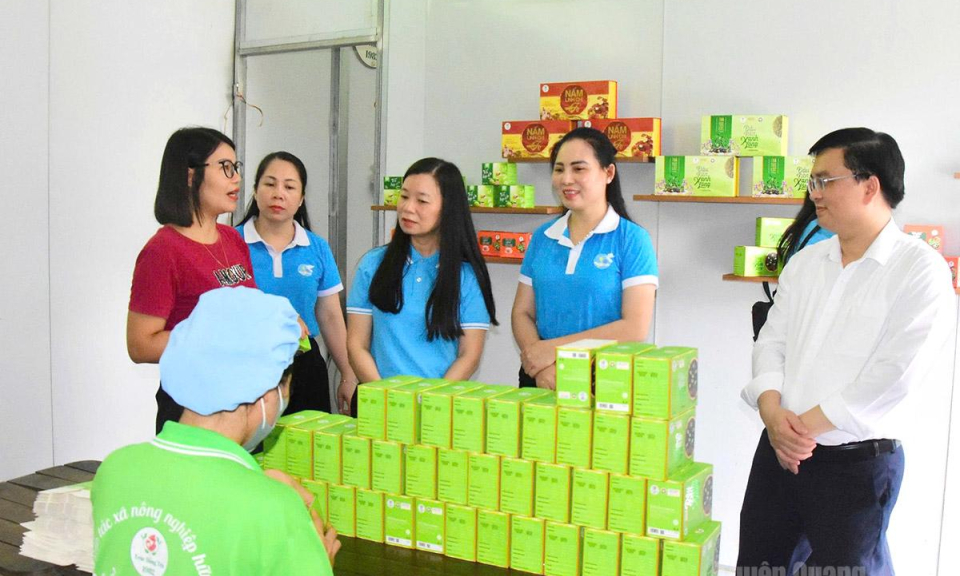 Phụ nữ li&ecirc;n kết ph&aacute;t triển kinh tế