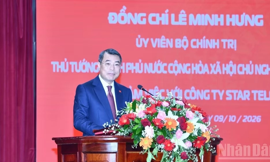 Thủ tướng L&ecirc; Minh Hưng thăm, l&agrave;m việc với C&ocirc;ng ty Star Telecom (Unitel)