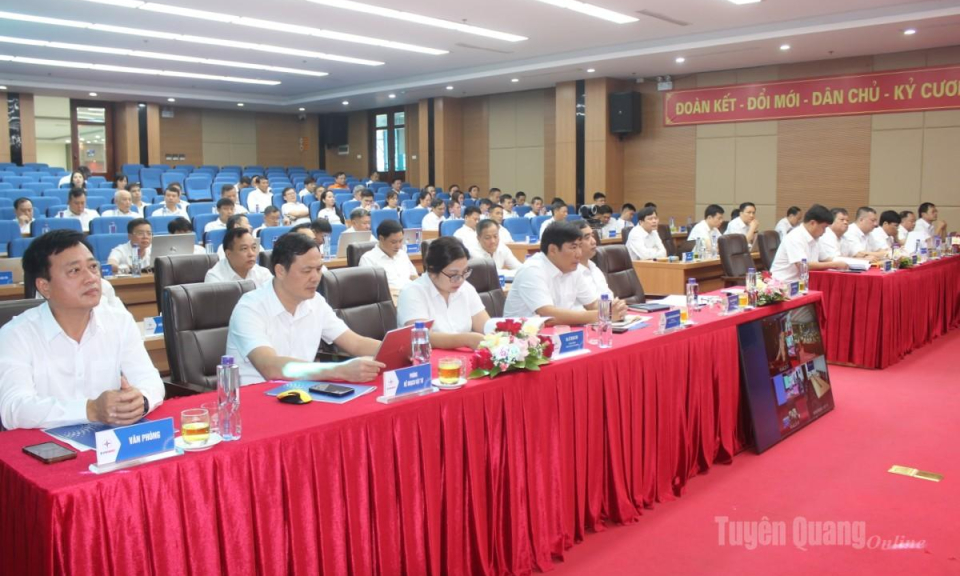 Điện lực Tuy&ecirc;n Quang bảo đảm cung ứng điện phục vụ ph&aacute;t triển kinh tế - x&atilde; hội