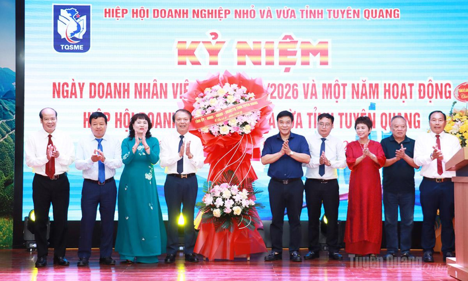 Tạo m&ocirc;i trường thuận lợi để doanh nghiệp ph&aacute;t triển bền vững