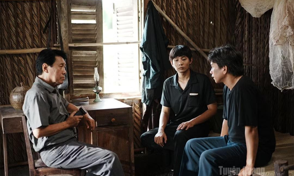 Bản h&ugrave;ng ca thầm lặng