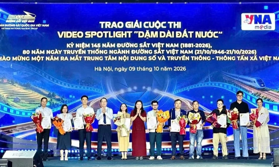 Trao giải c&aacute;c cuộc thi ch&agrave;o mừng 145 năm x&acirc;y dựng v&agrave; ph&aacute;t triển Đường sắt Việt Nam