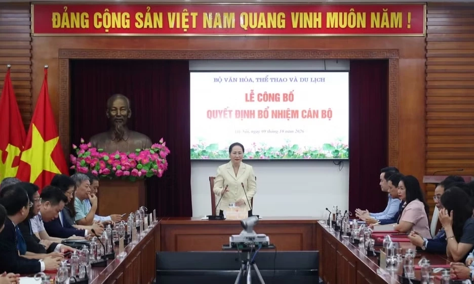 Bộ Văn h&oacute;a, Thể thao v&agrave; Du lịch tổ chức Hội nghị c&ocirc;ng bố, trao c&aacute;c quyết định về c&ocirc;ng t&aacute;c c&aacute;n bộ