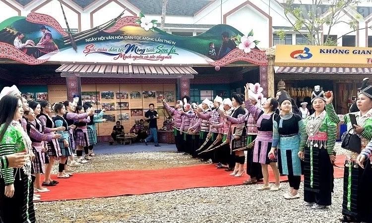 Khai mạc c&aacute;c hoạt động văn h&oacute;a, thể thao trong Ng&agrave;y hội Văn h&oacute;a d&acirc;n tộc M&ocirc;ng lần thứ 4 tại Điện Bi&ecirc;n
