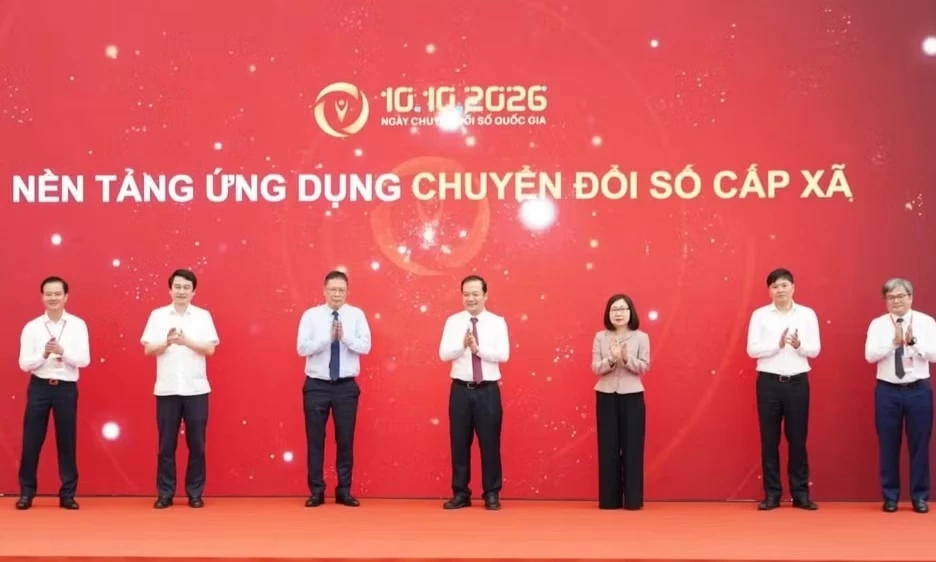 Khơi th&ocirc;ng nguồn lực, th&uacute;c đẩy chuyển đổi số