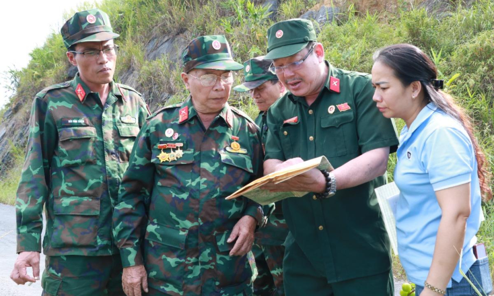 Khảo s&aacute;t, x&aacute;c minh th&ocirc;ng tin liệt sĩ tại chiến trường Đ&ocirc;ng s&ocirc;ng L&ocirc;