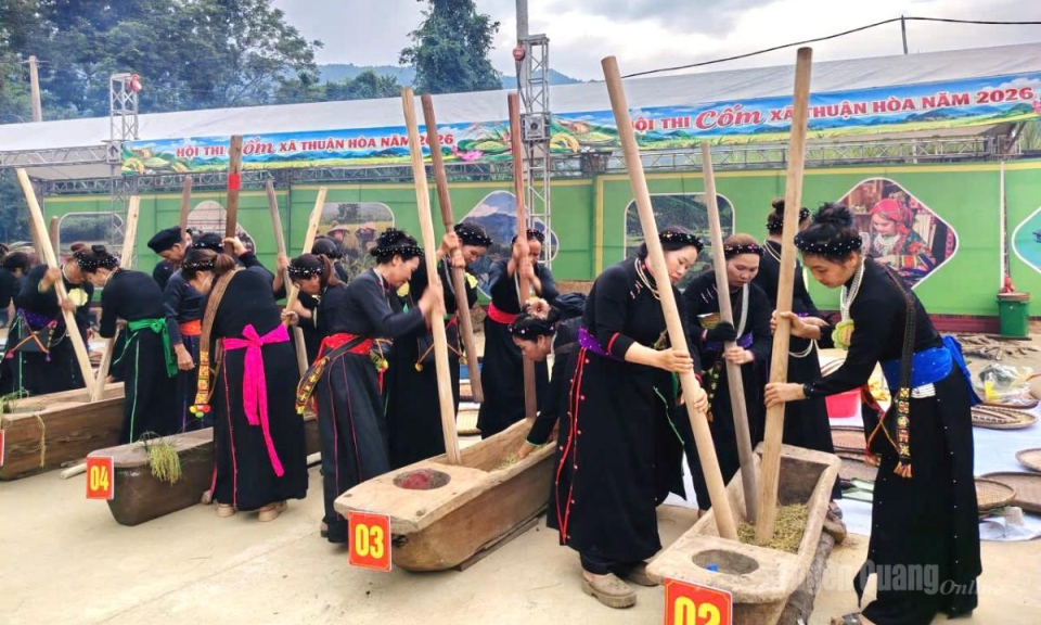 Thuận H&ograve;a khai mạc Lễ hội Cốm, g&igrave;n giữ n&eacute;t đẹp văn h&oacute;a d&acirc;n tộc T&agrave;y