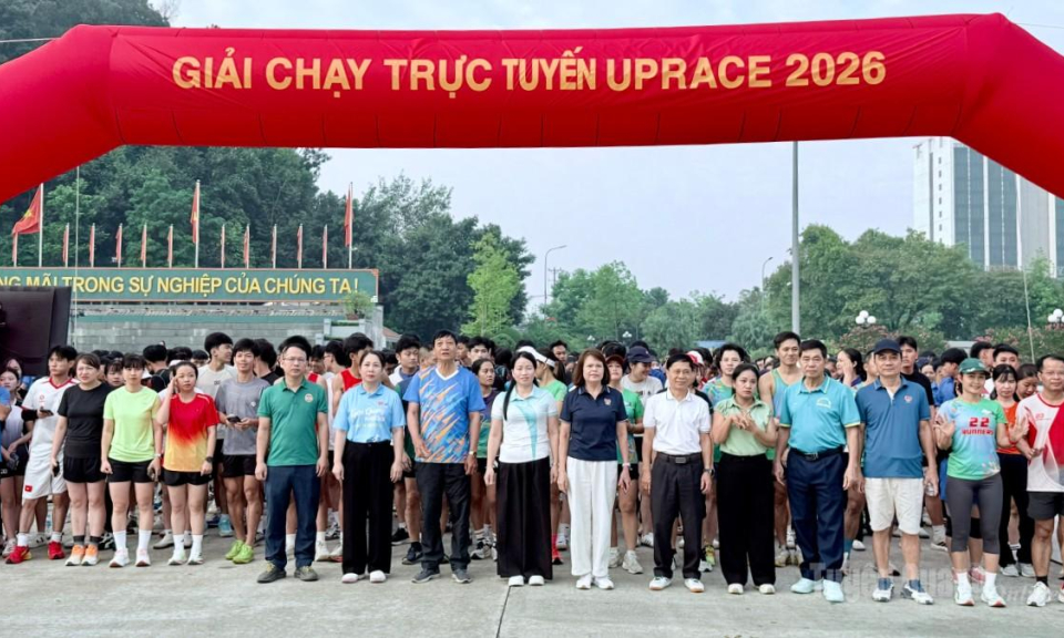 Gần 600 người tham gia giải chạy UpRace 2026 tại Tuy&ecirc;n Quang