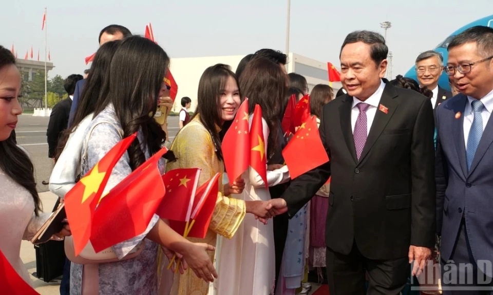 Chủ tịch Quốc hội Trần Thanh Mẫn đến thủ đ&ocirc; Bắc Kinh, bắt đầu thăm ch&iacute;nh thức Trung Quốc