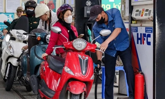 Đề xuất &ldquo;thả nổi&rdquo; gi&aacute; xăng, dầu:Th&uacute;c đẩy cạnh tranh, tạo &aacute;p lực giảm gi&aacute;