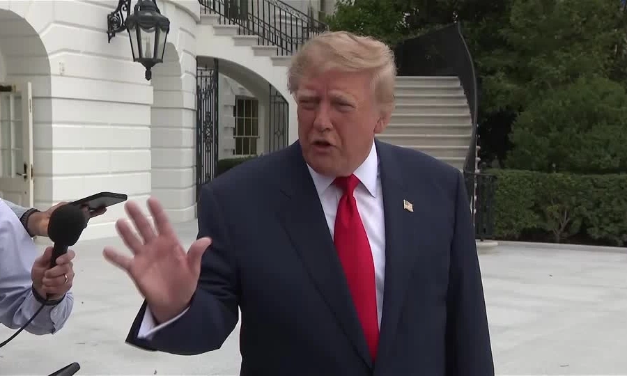 Tổng thống Trump n&ecirc;u quan điểm bất ngờ về l&atilde;nh đạo Ukraine