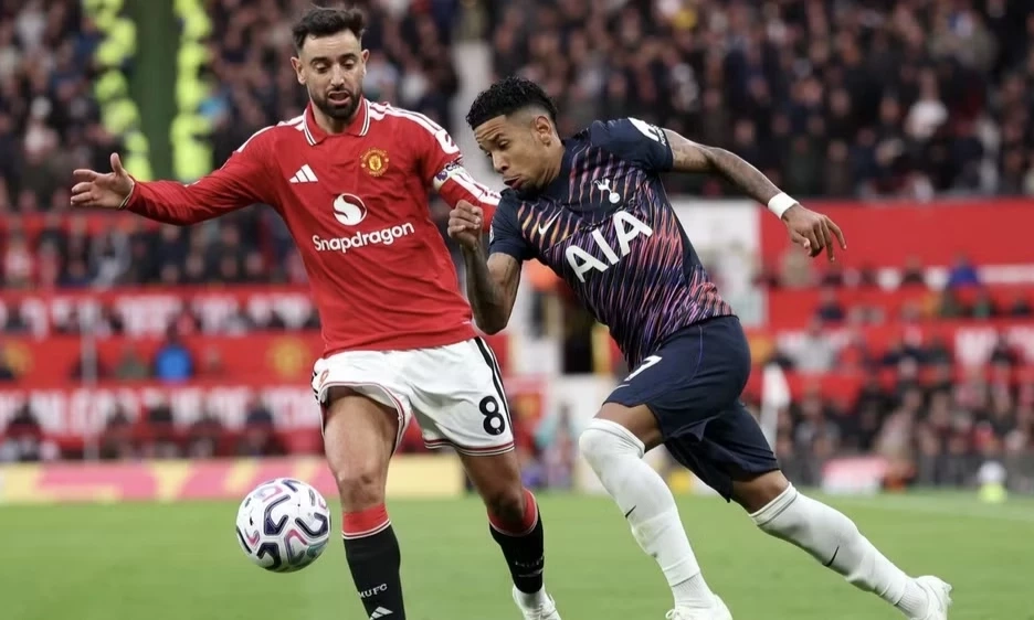MU đ&aacute;nh rơi chiến thắng trước Tottenham, Barcelona tiếp tục to&agrave;n thắng