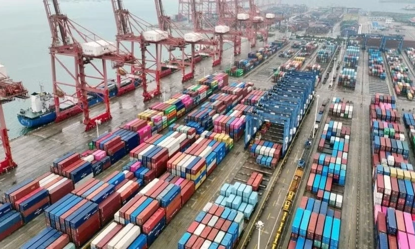 &Aacute;p lực từ c&aacute;c c&uacute; sốc đối với kinh tế thế giới