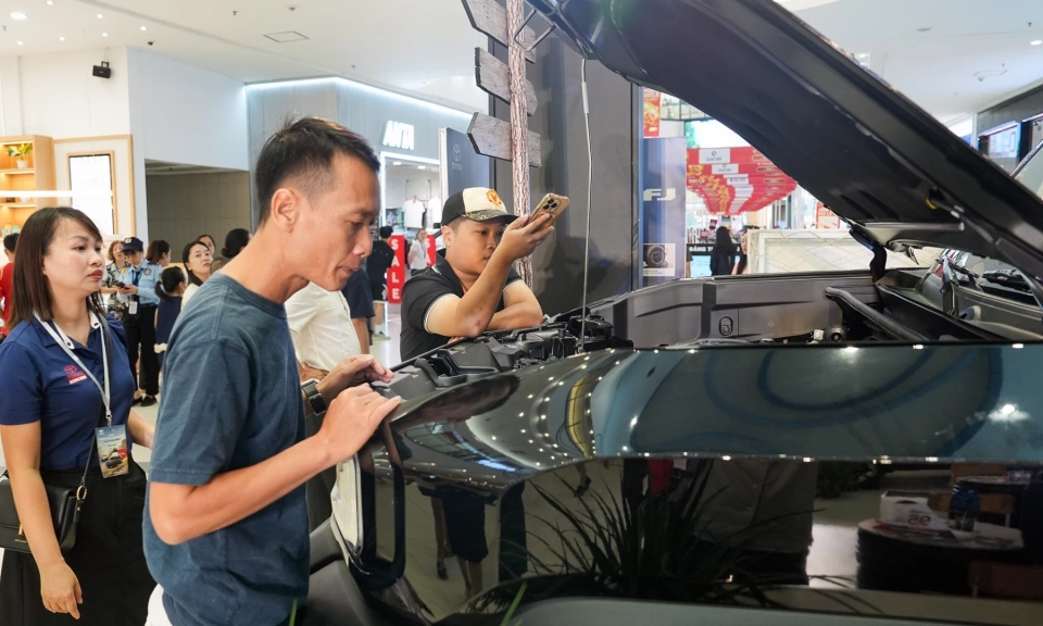 Thị trường &ocirc; t&ocirc; phục hồi mạnh, xe điện h&oacute;a tăng tốc