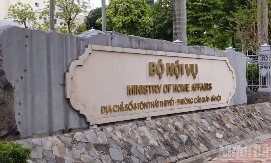 Bộ Nội vụ c&ocirc;ng bố 42 thủ tục h&agrave;nh ch&iacute;nh về thi đua, khen thưởng