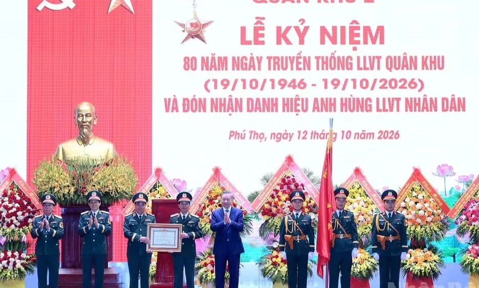 Bảo vệ vững chắc chủ quyền đất nước, g&oacute;p phần tạo điều kiện để T&acirc;y Bắc ph&aacute;t triển