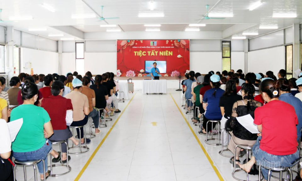 200 c&ocirc;ng nh&acirc;n, người lao động được tuy&ecirc;n truyền Nghị quyết Đại hội C&ocirc;ng đo&agrave;n Việt Nam lần thứ XIV