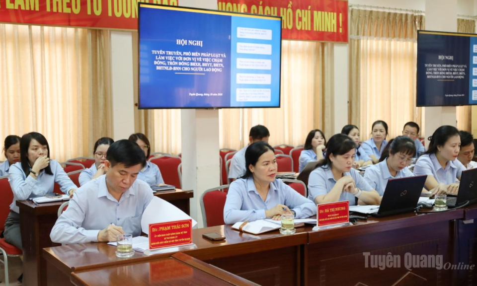 Tuy&ecirc;n truyền, phổ biến ph&aacute;p luật về chậm đ&oacute;ng, trốn đ&oacute;ng BHXH, BHYT, BHTN
