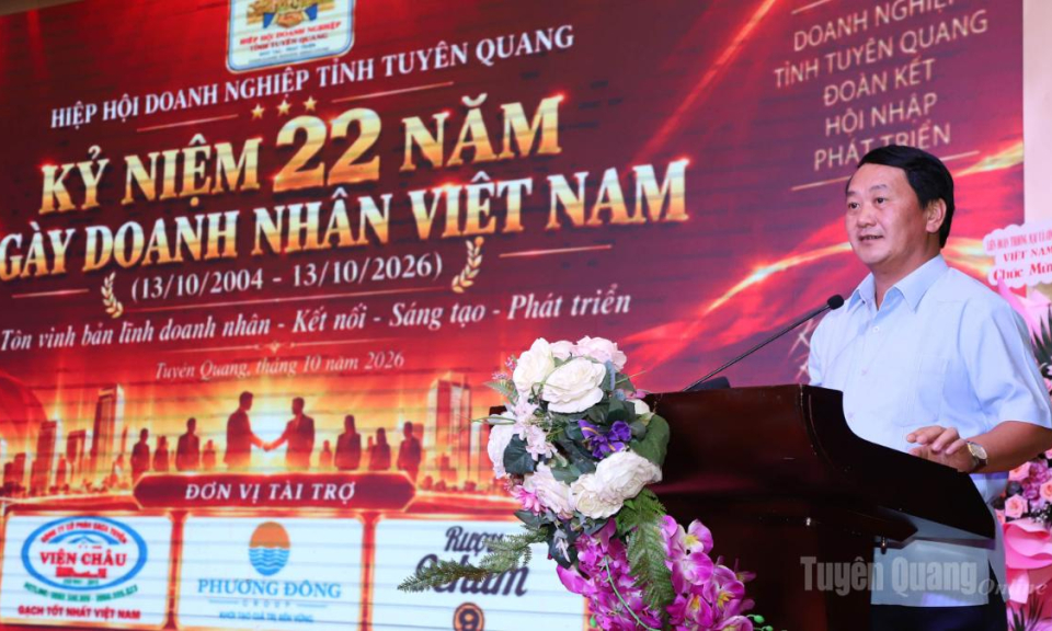 Khen thưởng 19 doanh nghiệp, doanh nh&acirc;n ti&ecirc;u biểu