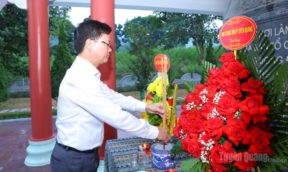Ban Tổ chức Tỉnh ủy tổ chức hoạt động về nguồn tại T&acirc;n Tr&agrave;o