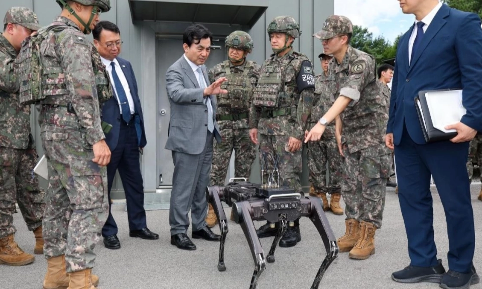 H&agrave;n Quốc khai trương căn cứ chuyển đổi AI đầu ti&ecirc;n của qu&acirc;n đội