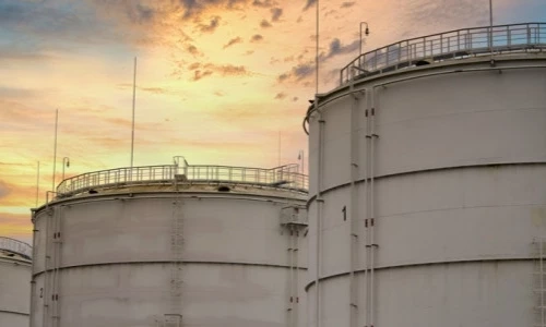 Nhật Bản hối th&uacute;c ch&acirc;u &Aacute; tăng dự trữ dầu mỏ trước rủi ro nguồn cung tại Trung Đ&ocirc;ng