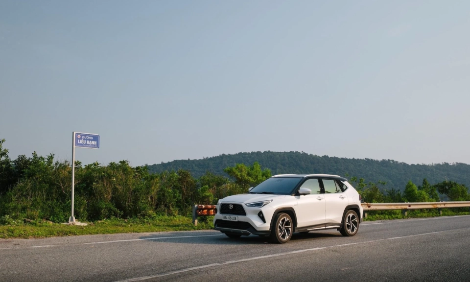 Hai c&ocirc;ng nghệ, một triết l&yacute;: Giảm &aacute;p lực cho người l&aacute;i c&ugrave;ng Toyota Yaris Cross