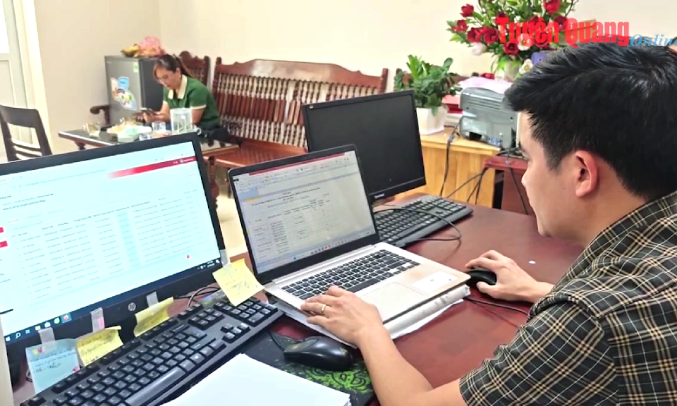 Sử dụng phần mềm bản quyền, v&igrave; m&ocirc;i trường số an to&agrave;n